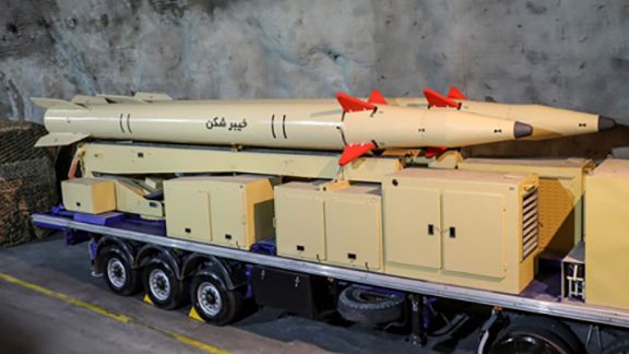 „Překoná protiraketové systémy.“ Írán se chlubí novou balistickou střelou